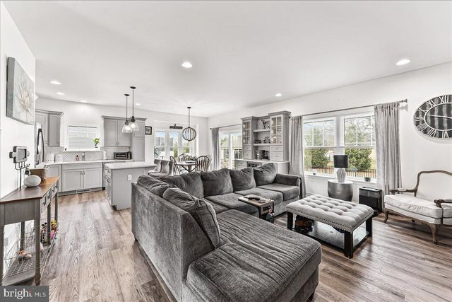 320 GREENWOOD DR, Oxford, PA 19363