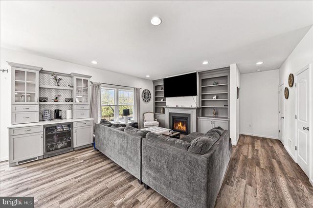 320 GREENWOOD DR, Oxford, PA 19363