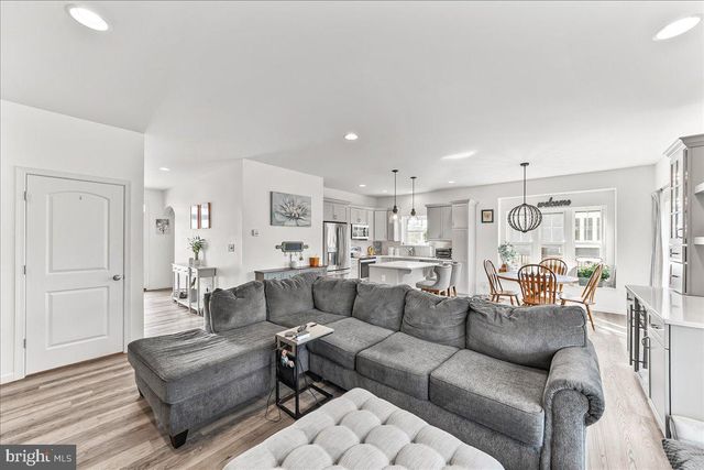 320 GREENWOOD DR, Oxford, PA 19363