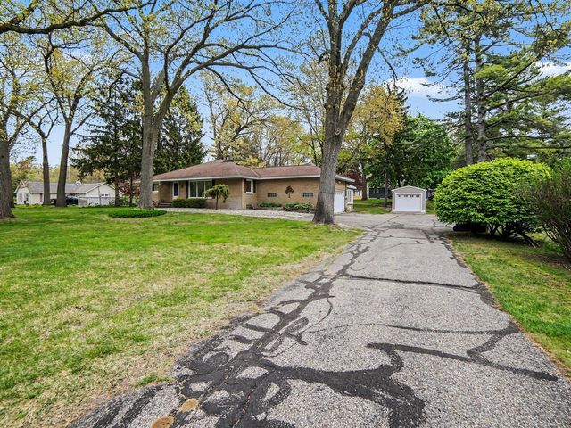 204 N Fruitport Road, Spring Lake, MI 49456