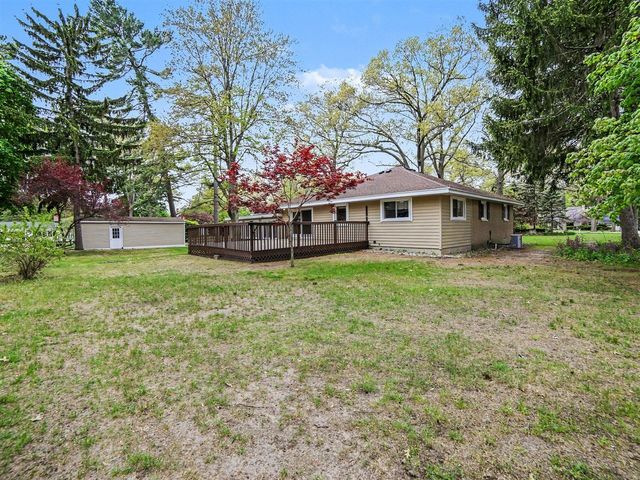 204 N Fruitport Road, Spring Lake, MI 49456