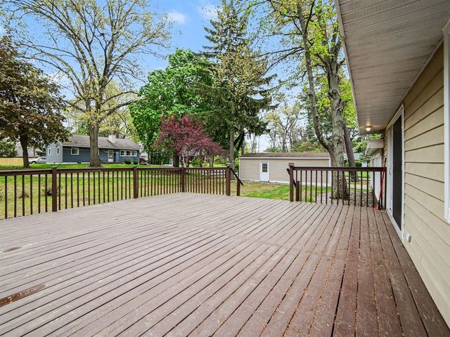 204 N Fruitport Road, Spring Lake, MI 49456