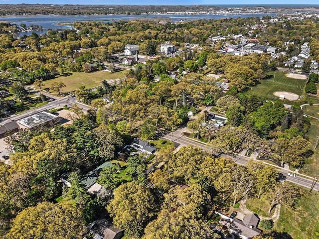 204 N Fruitport Road, Spring Lake, MI 49456