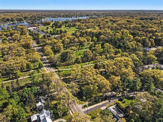 204 N Fruitport Road, Spring Lake, MI 49456