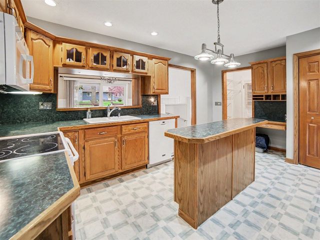 204 N Fruitport Road, Spring Lake, MI 49456