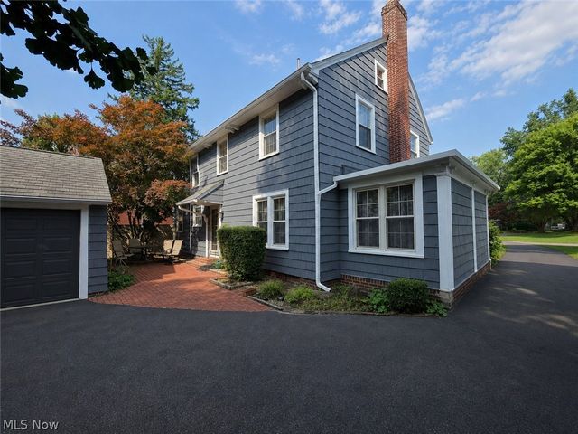 3064 Crescent Drive NE, Warren, OH 44483