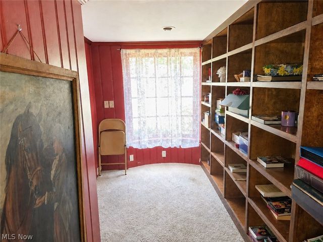 3064 Crescent Drive NE, Warren, OH 44483