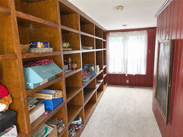 3064 Crescent Drive NE, Warren, OH 44483