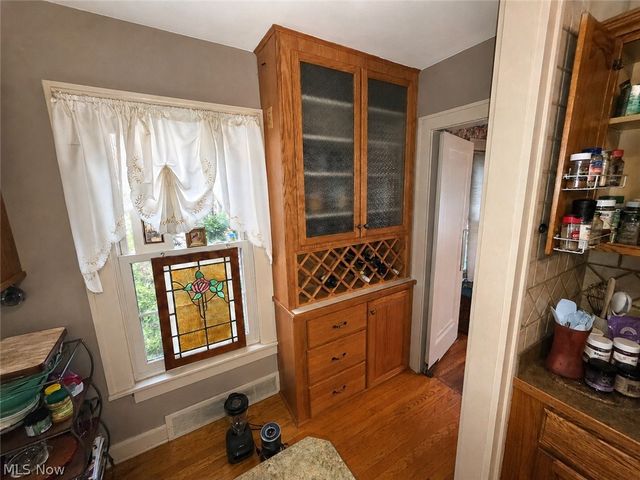 3064 Crescent Drive NE, Warren, OH 44483