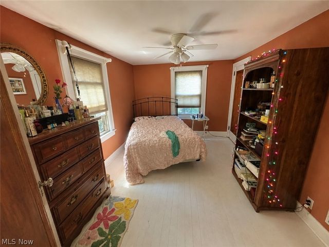 3064 Crescent Drive NE, Warren, OH 44483