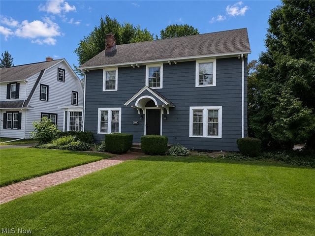 3064 Crescent Drive NE, Warren, OH 44483
