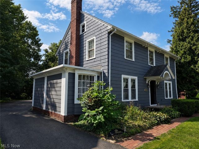 3064 Crescent Drive NE, Warren, OH 44483