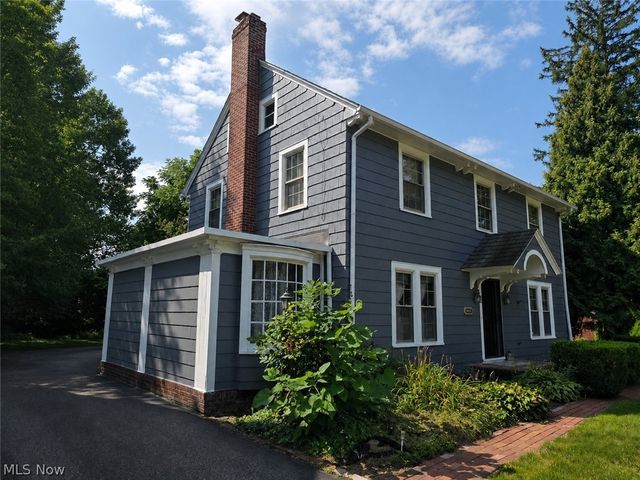 3064 Crescent Drive NE, Warren, OH 44483