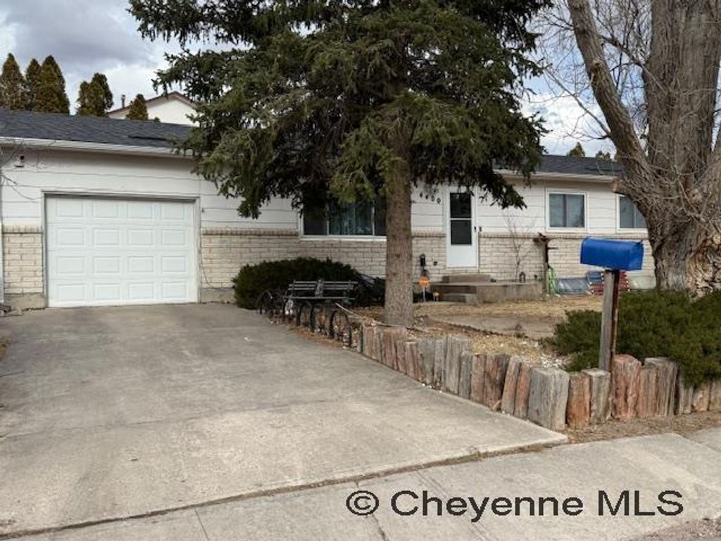 4400 EVERTON DR, Cheyenne, WY 82009