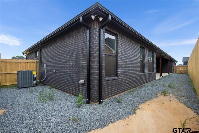 323 Mac Circle, Bullard, TX 75757