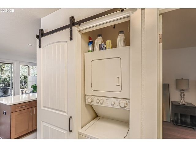 100 KERR Pkwy 52, Lake Oswego, OR 97035