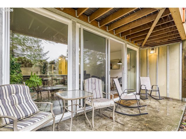 100 KERR Pkwy 52, Lake Oswego, OR 97035