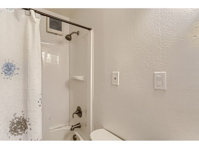 100 KERR Pkwy 52, Lake Oswego, OR 97035