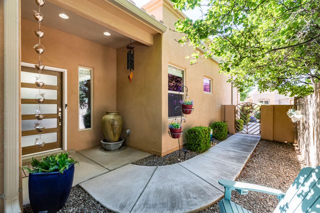 1309 Valle Lane NW, Albuquerque, NM 87107