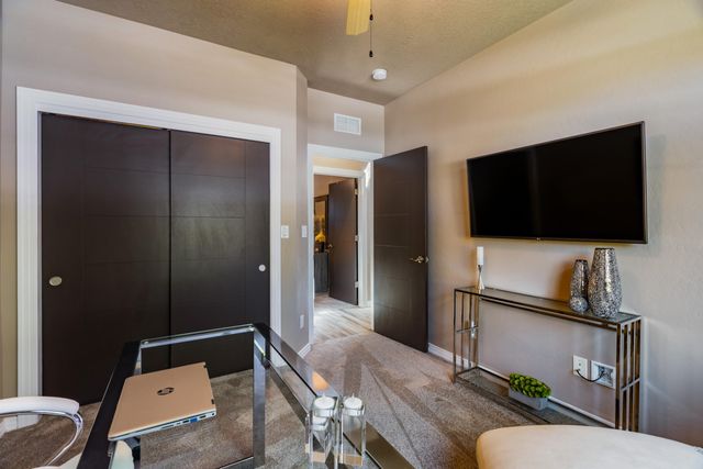 1309 Valle Lane NW, Albuquerque, NM 87107