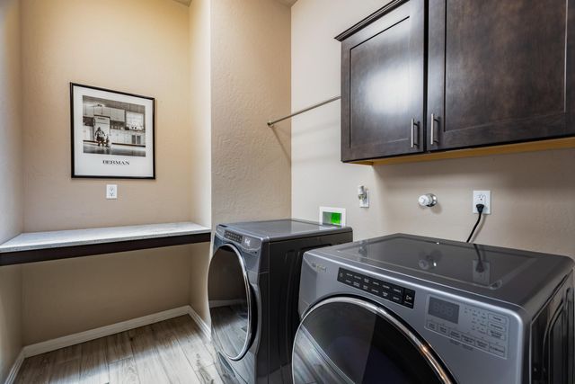 1309 Valle Lane NW, Albuquerque, NM 87107