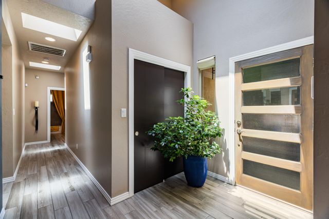 1309 Valle Lane NW, Albuquerque, NM 87107