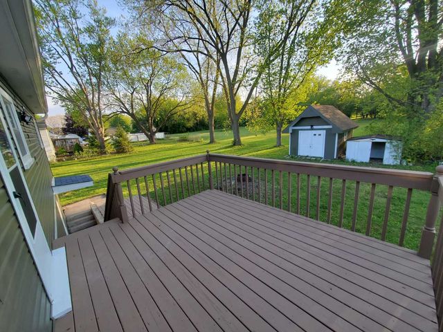 1048 Belle Plaine Avenue, Gurnee, IL 60031
