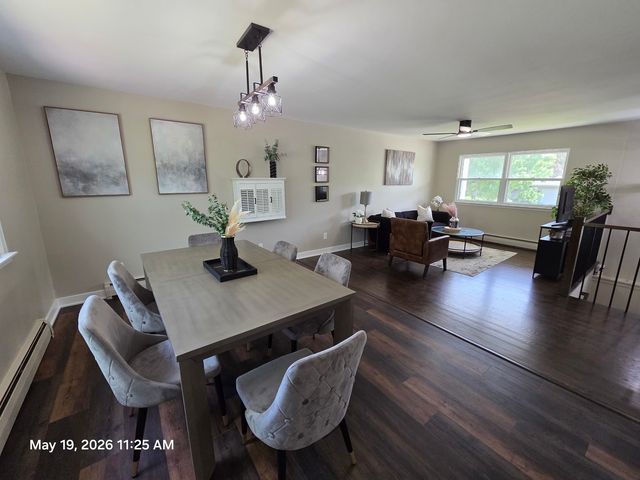 1048 Belle Plaine Avenue, Gurnee, IL 60031