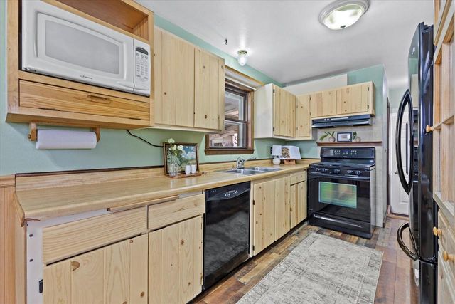 7846 W Green Tree ROAD, Milwaukee, WI 53223