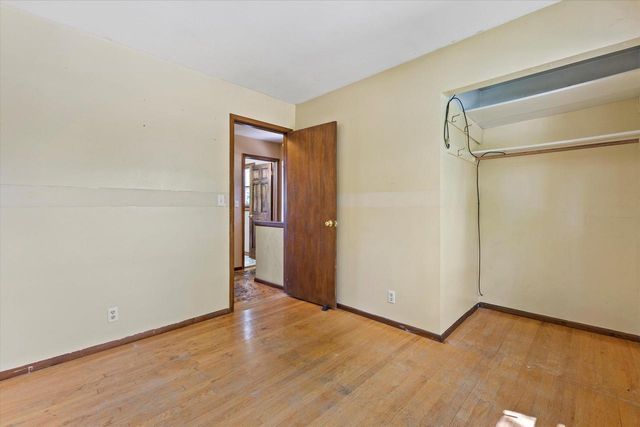 7846 W Green Tree ROAD, Milwaukee, WI 53223