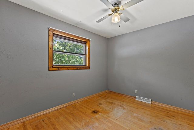 7846 W Green Tree ROAD, Milwaukee, WI 53223