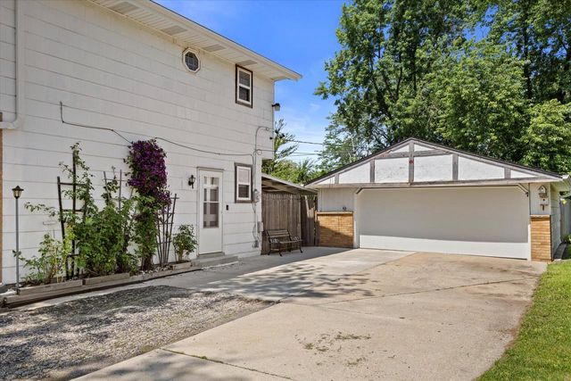 7846 W Green Tree ROAD, Milwaukee, WI 53223