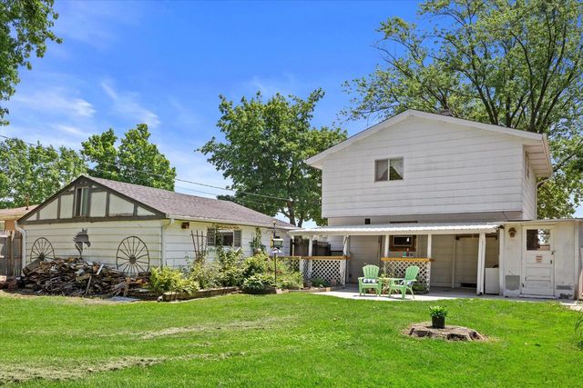 7846 W Green Tree ROAD, Milwaukee, WI 53223