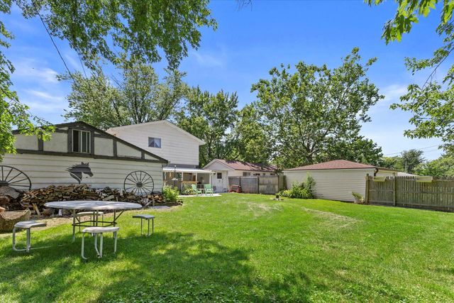 7846 W Green Tree ROAD, Milwaukee, WI 53223