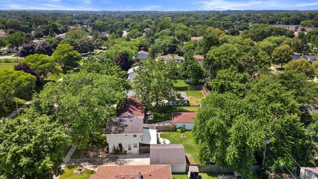 7846 W Green Tree ROAD, Milwaukee, WI 53223