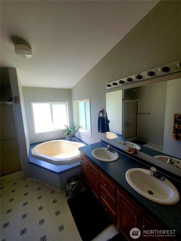 632 Meier Road, Winlock, WA 98596