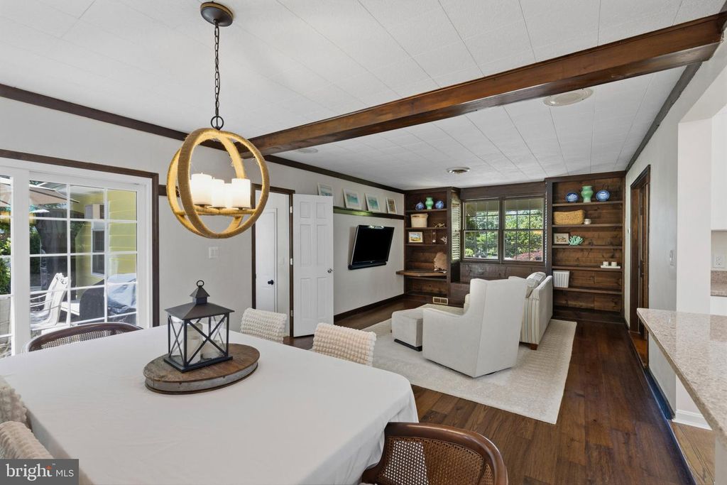 Image 13 of property listing at 1915 DULANEY PL, Annapolis, MD 21409