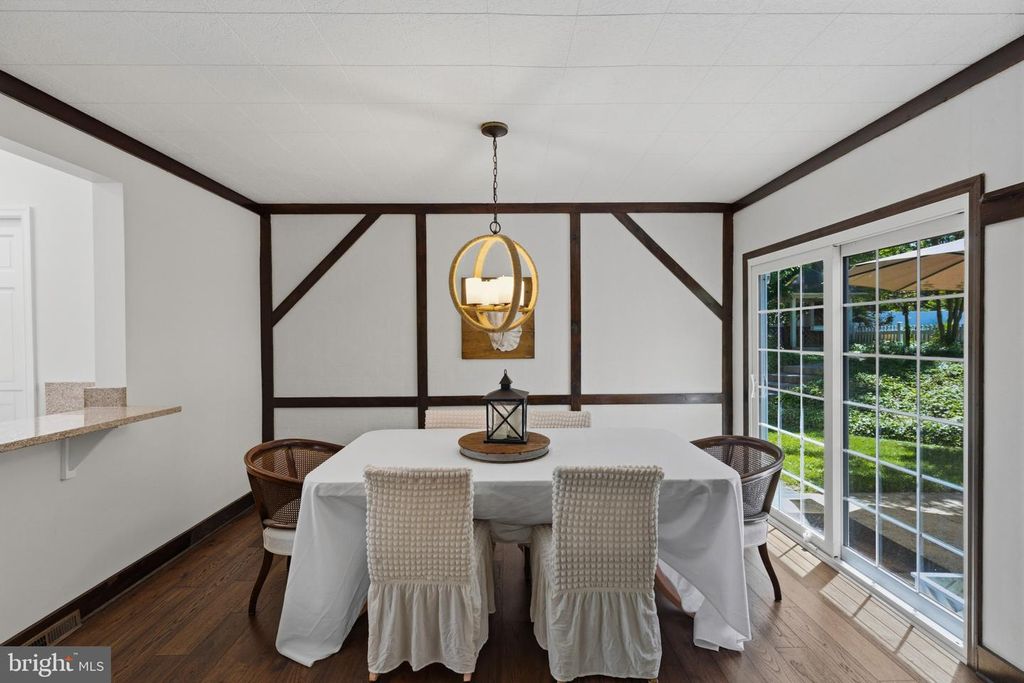 Image 14 of property listing at 1915 DULANEY PL, Annapolis, MD 21409
