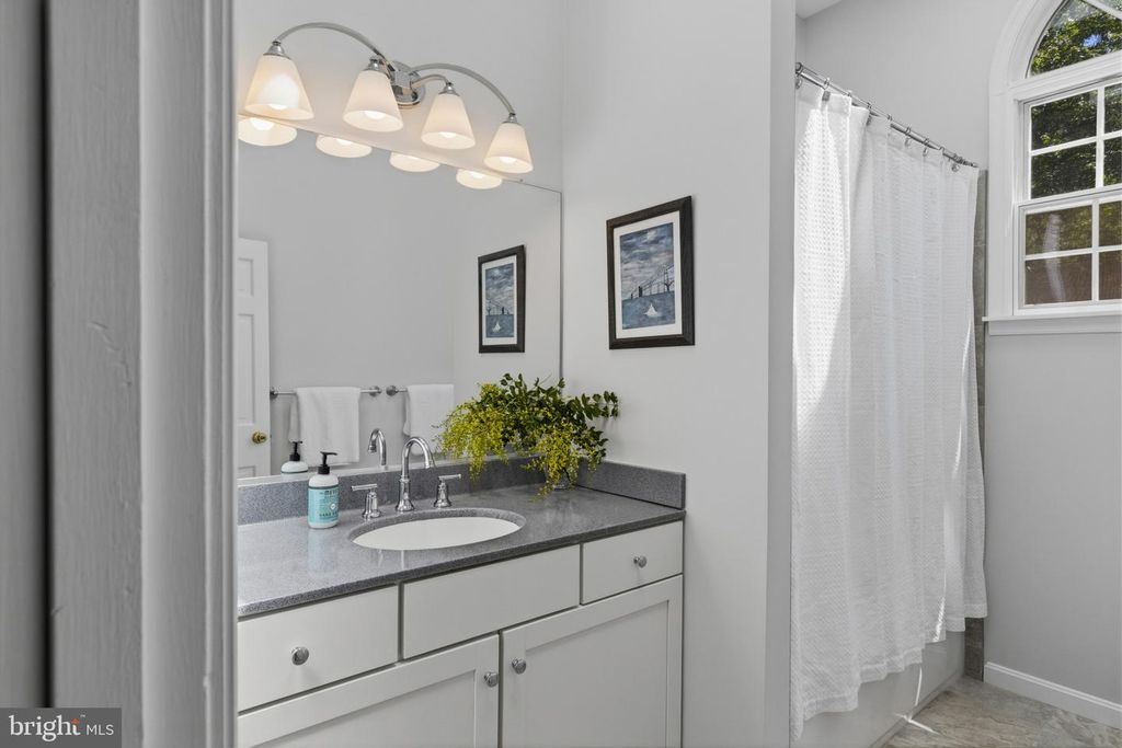 Image 22 of property listing at 1915 DULANEY PL, Annapolis, MD 21409