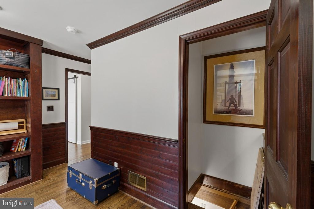 Image 26 of property listing at 1915 DULANEY PL, Annapolis, MD 21409