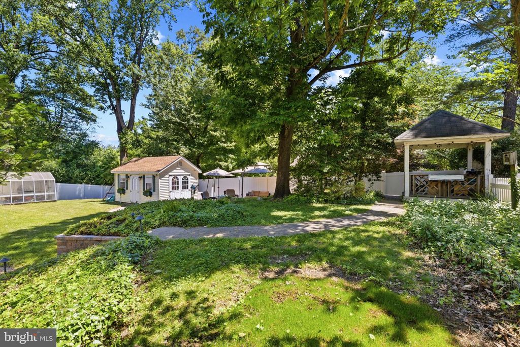 Image 32 of property listing at 1915 DULANEY PL, Annapolis, MD 21409