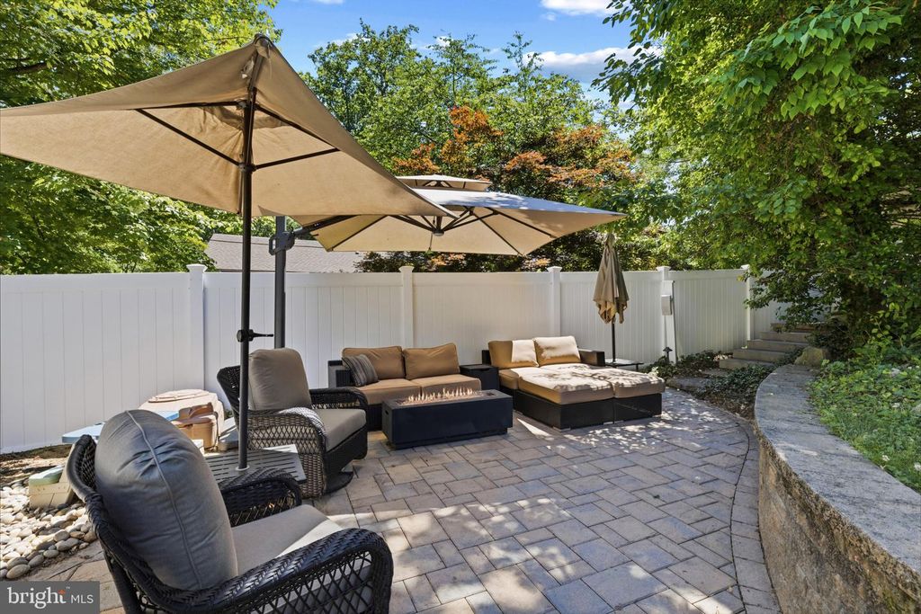 Image 34 of property listing at 1915 DULANEY PL, Annapolis, MD 21409