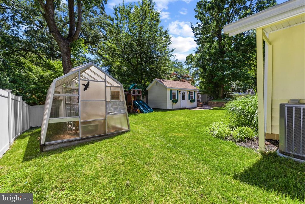 Image 37 of property listing at 1915 DULANEY PL, Annapolis, MD 21409