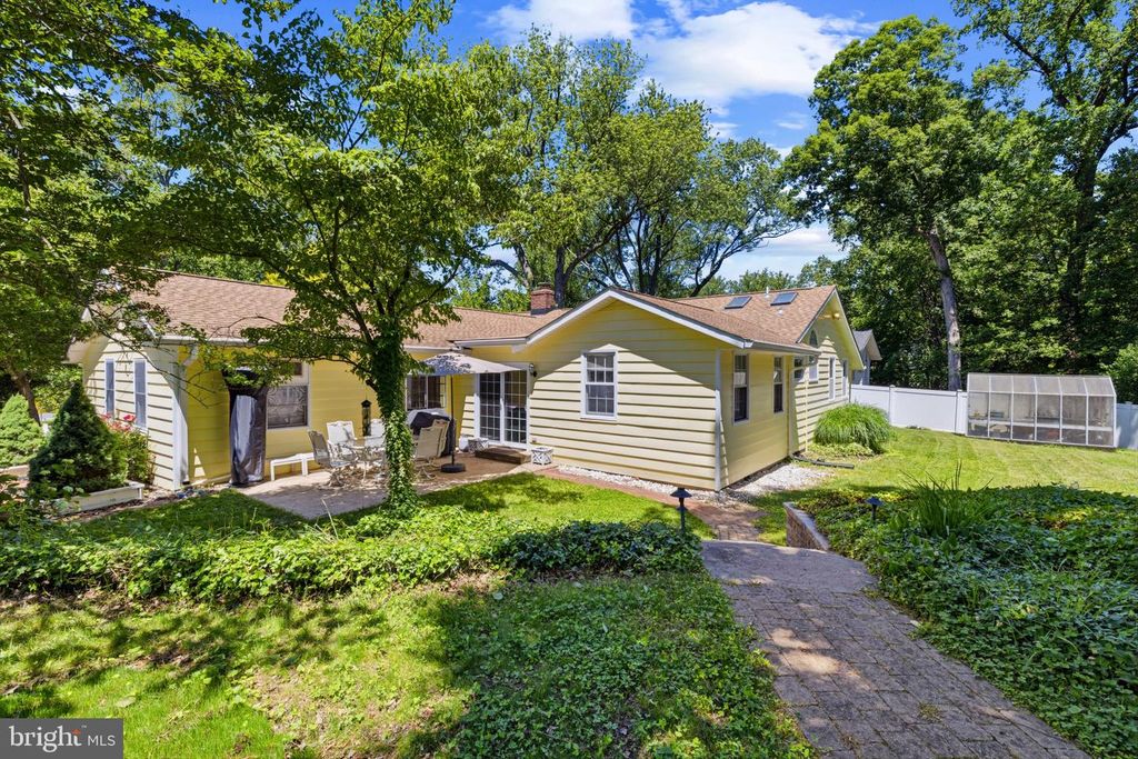 Image 38 of property listing at 1915 DULANEY PL, Annapolis, MD 21409