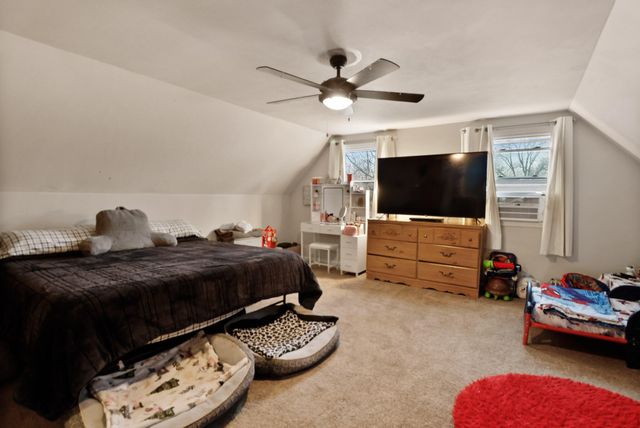 392 Stonehill Drive, Valparaiso, IN 46385