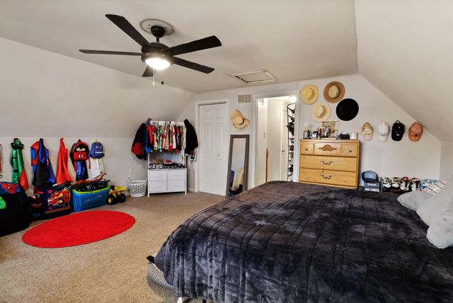 392 Stonehill Drive, Valparaiso, IN 46385