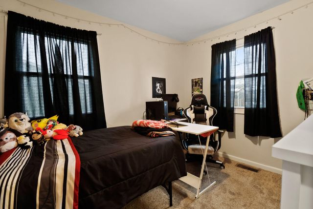 392 Stonehill Drive, Valparaiso, IN 46385