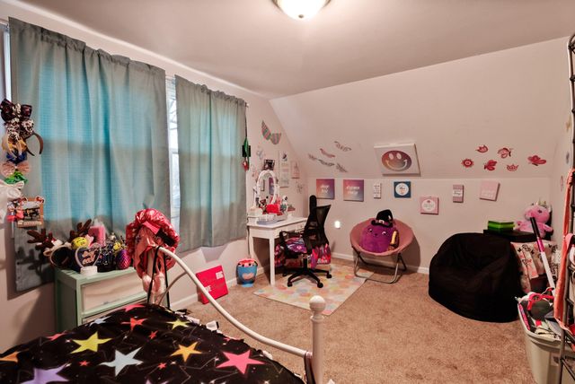 392 Stonehill Drive, Valparaiso, IN 46385