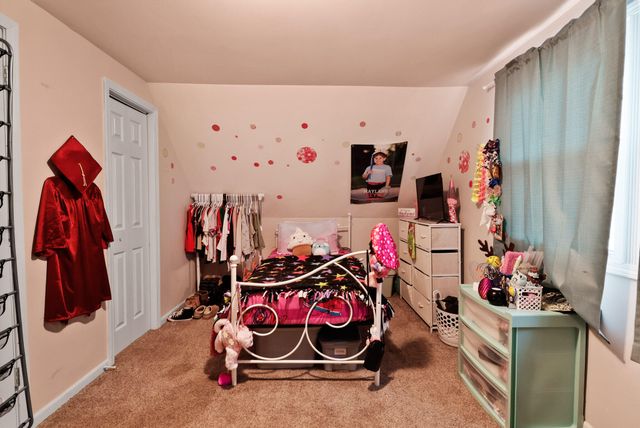 392 Stonehill Drive, Valparaiso, IN 46385