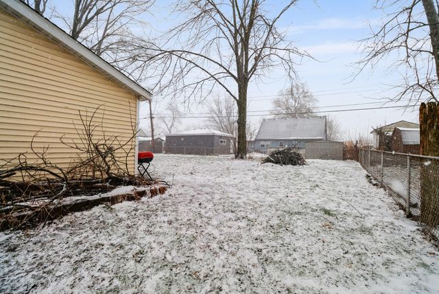 392 Stonehill Drive, Valparaiso, IN 46385